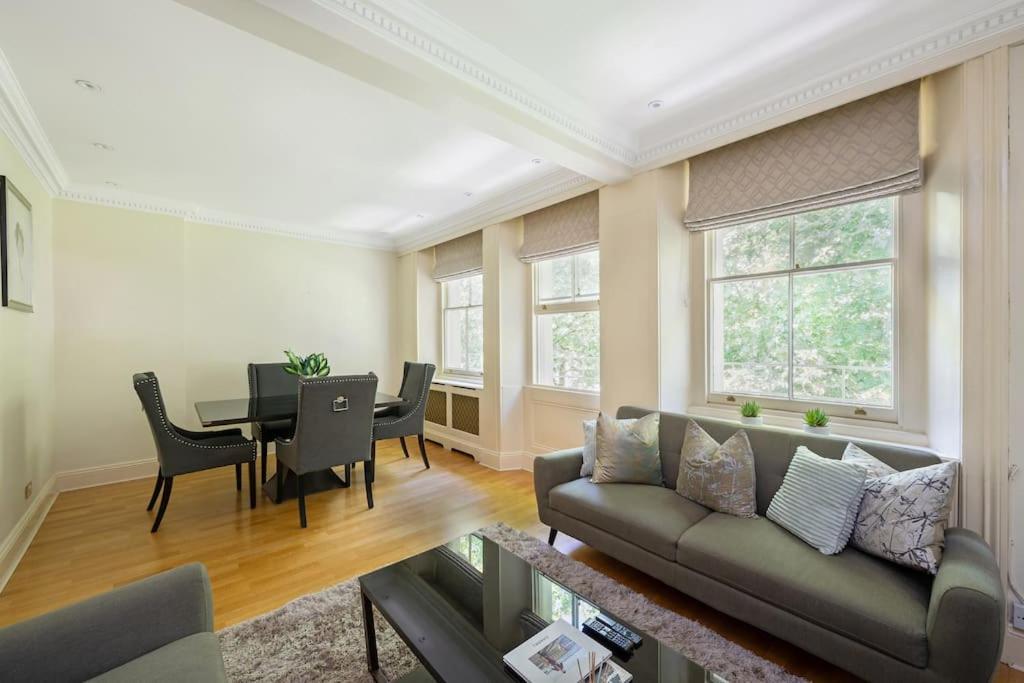 Beautiful 2-bed With Private Elevator - Next To Winter Wonderland Hyde Park & Harrods Londra