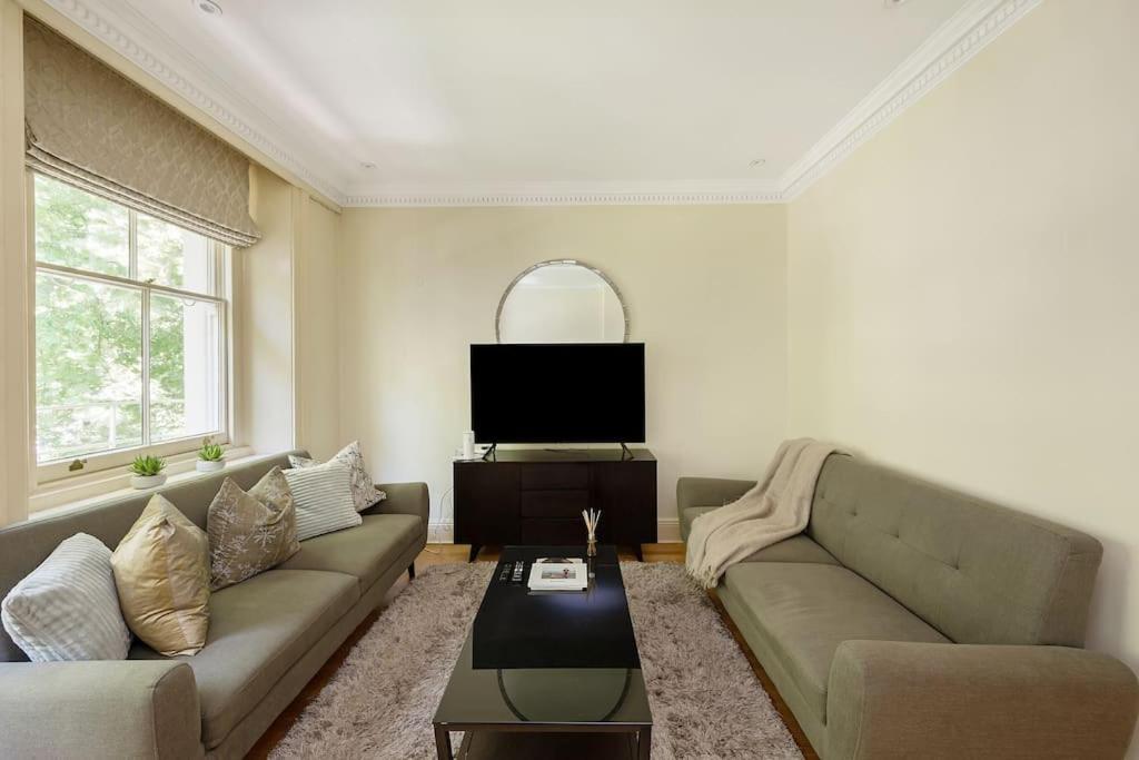 Beautiful 2-bed With Private Elevator - Next To Winter Wonderland Hyde Park & Harrods *